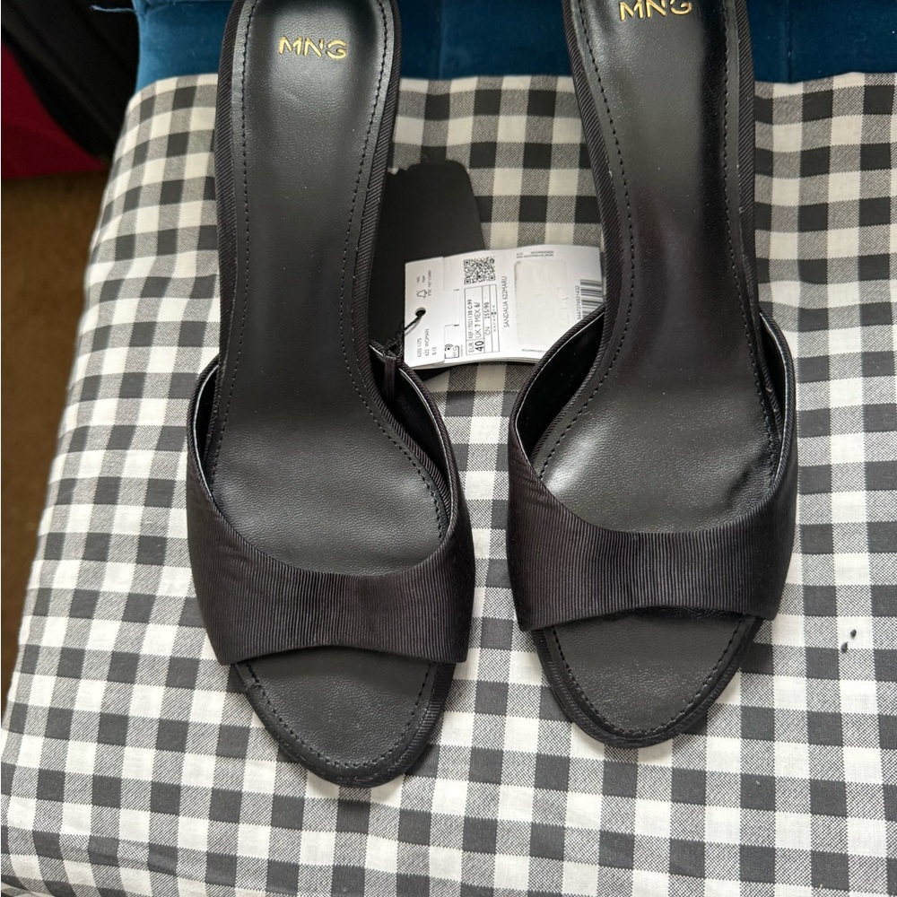 Mango Elegant Black Heeled Sandals 4 cm heel